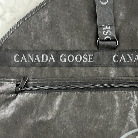 Canada Goose garment bag - Picture 2 of 5